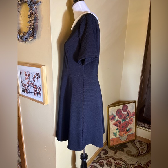 WEDNESDAY ADDAMS Size 1X Gothic Costume Black Dress White Collar Forever 21 NEW - Picture 9 of 15